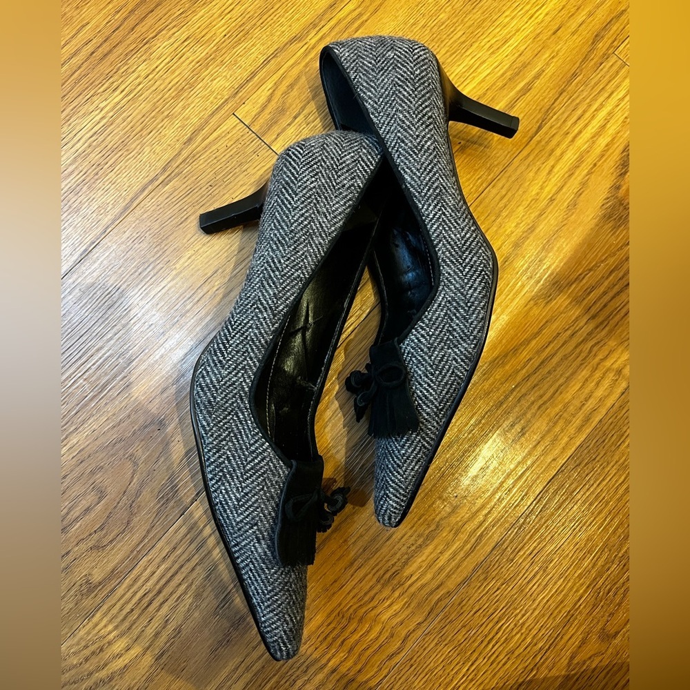 Ralph Lauren Womens Gray & Black Tassel Shoes Heels Pump US 8 - Picture 10 of 10